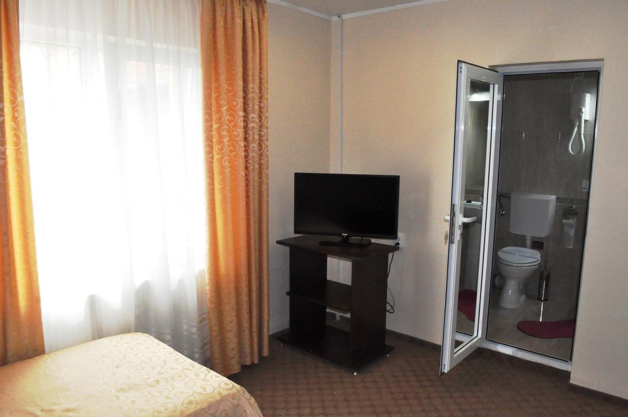 Hotel Andrei Cîmpia Turzii エクステリア 写真