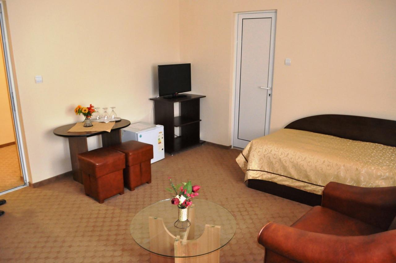 Hotel Andrei Cîmpia Turzii エクステリア 写真
