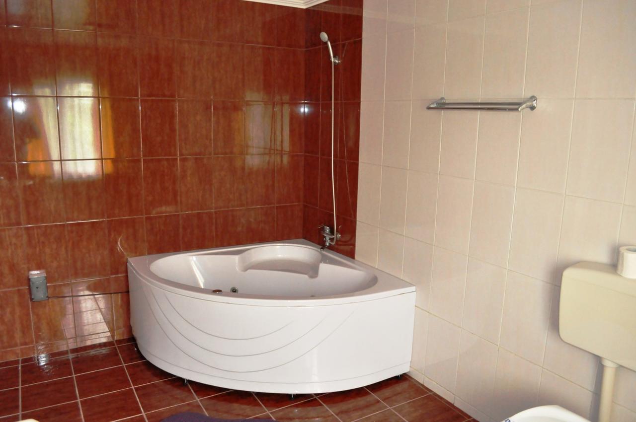 Hotel Andrei Cîmpia Turzii エクステリア 写真
