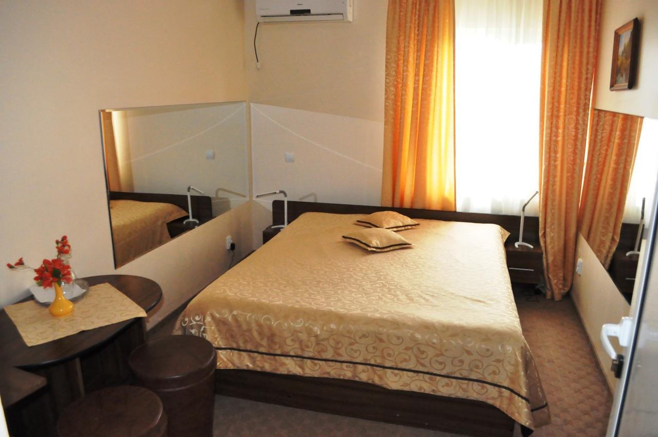 Hotel Andrei Cîmpia Turzii エクステリア 写真