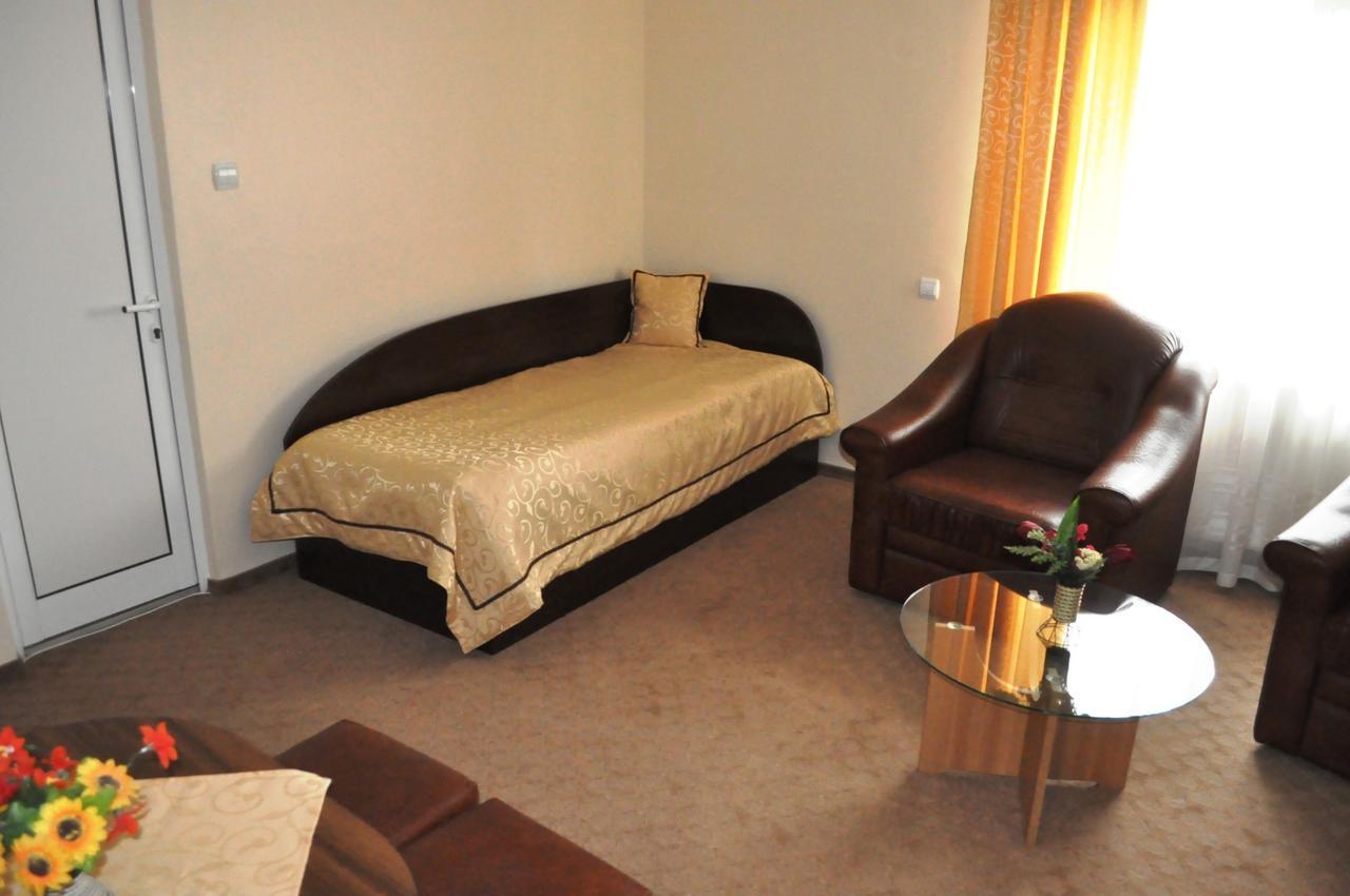 Hotel Andrei Cîmpia Turzii エクステリア 写真