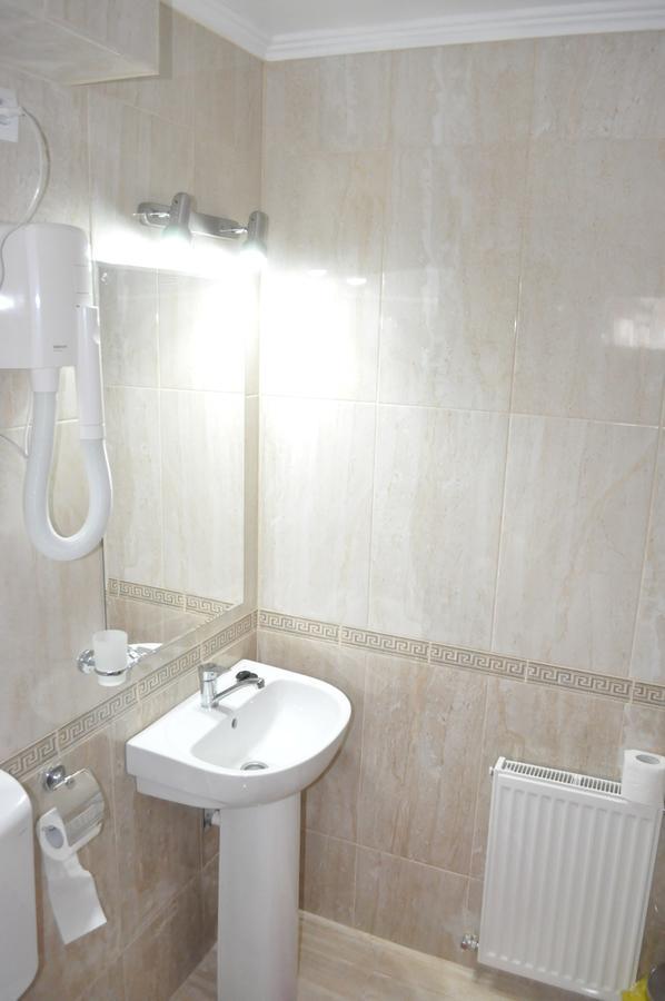 Hotel Andrei Cîmpia Turzii エクステリア 写真